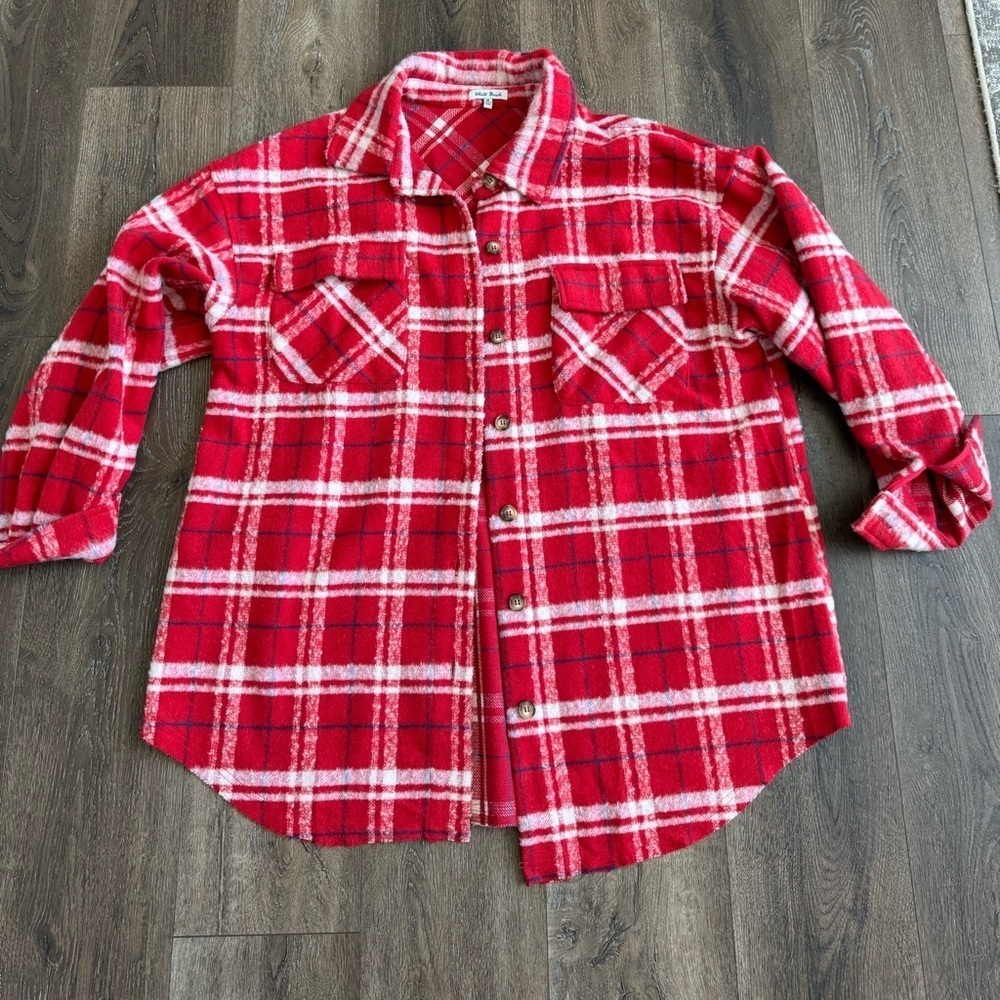 White Birch Plaid Shacket (sweater jacket).  Women’s size medium. Like new!
